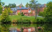 Women’s college redefines ‘women’
